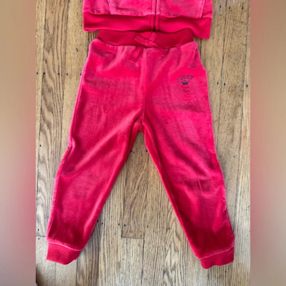 Juicy Couture Little Girls Red Sweatpants & Hoodie Set Size 3T - Picture 2 of 14